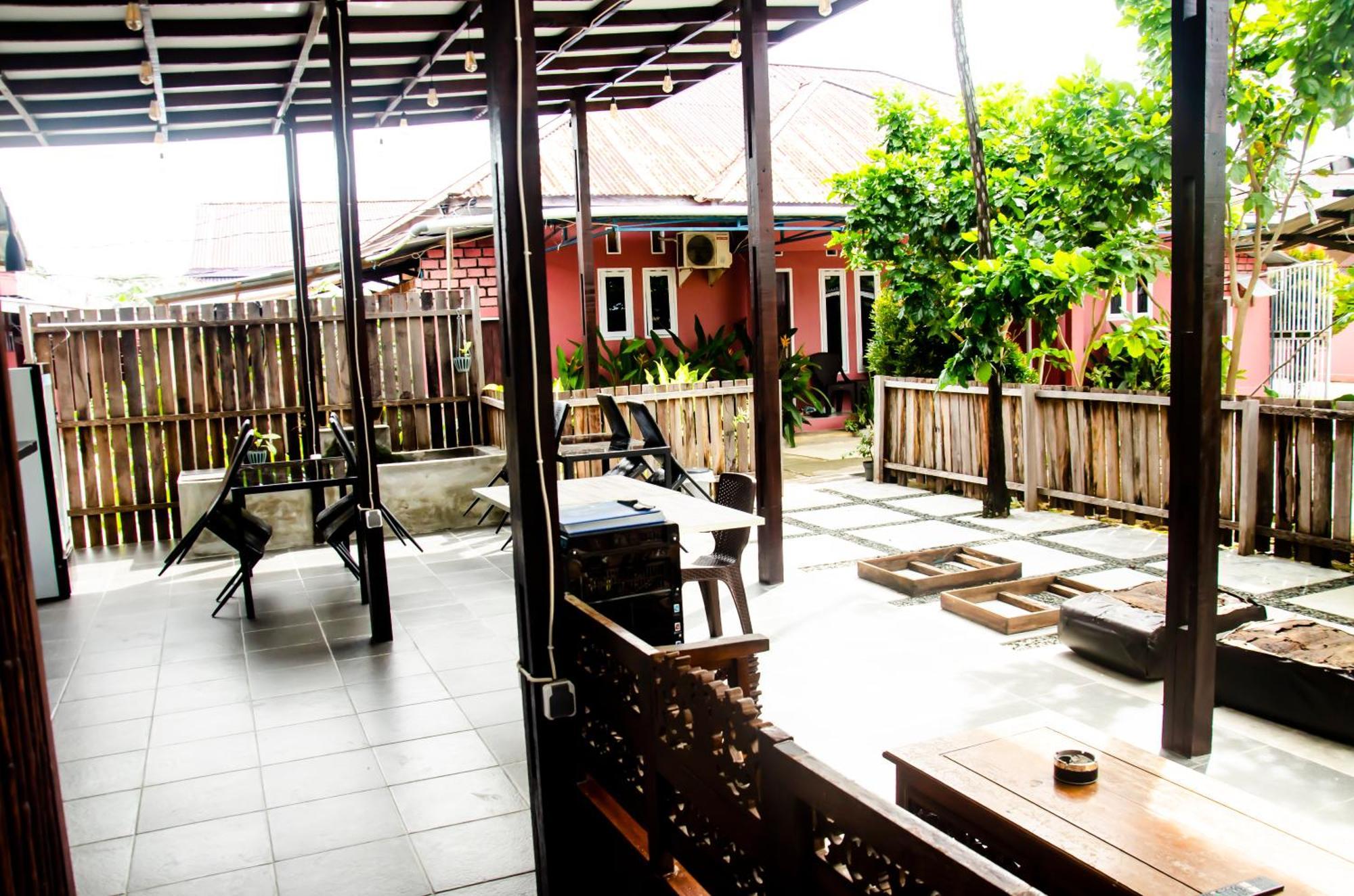 Baronda Guest House Sorong Bagian luar foto